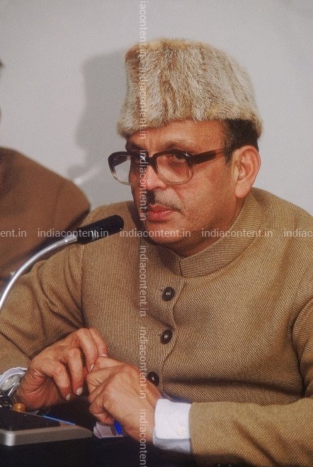 theatre-artist-template-repertoire-img-3 659 vp singh at janata dal image f119sb17 001063